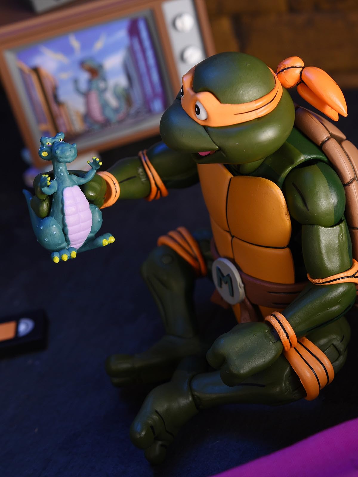 Amazon | NECA ミケランジェロ カートゥーン アクションフィギュア